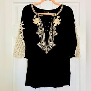 Andree women’s black with cream lace top